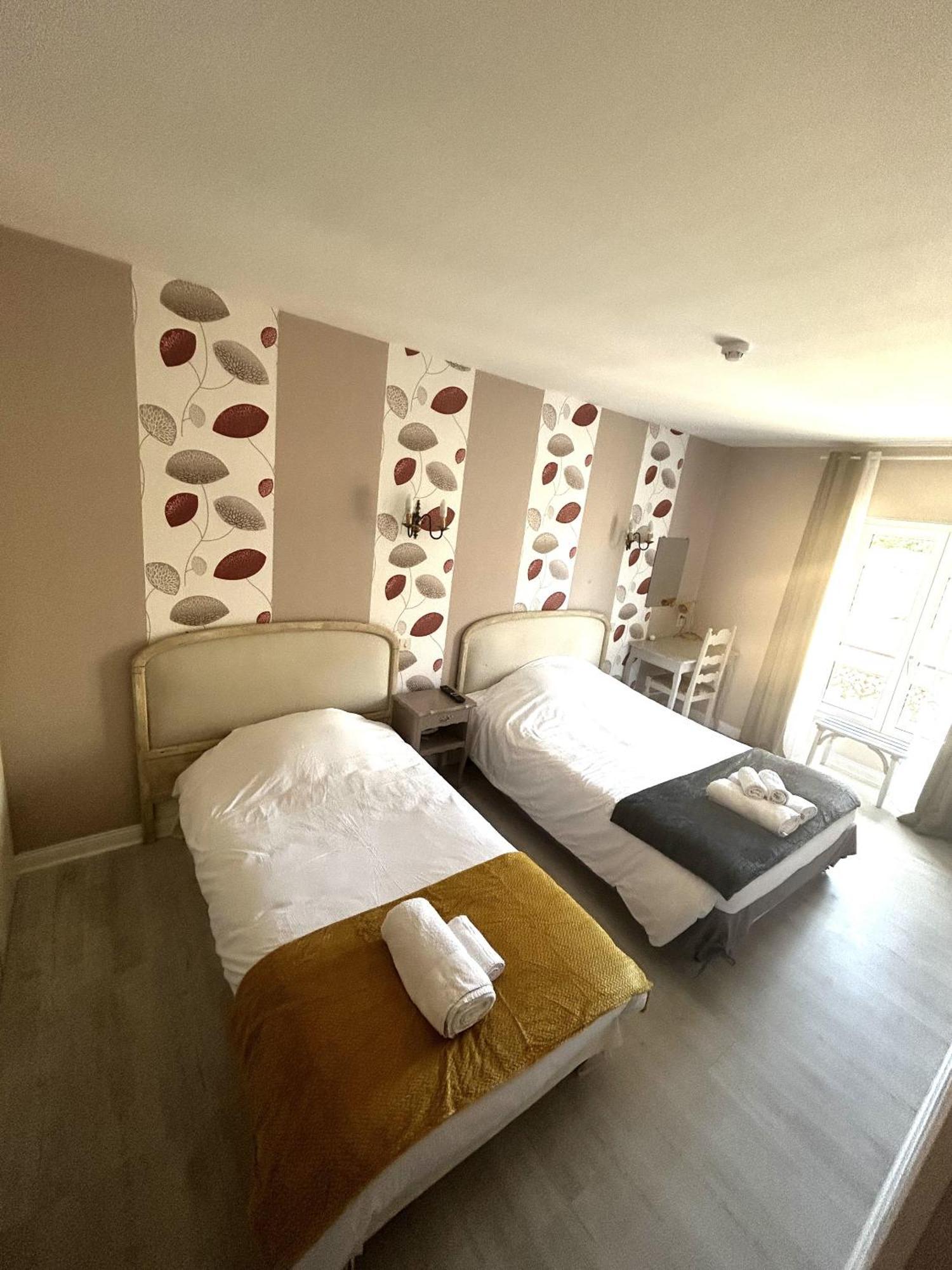 Hotel Central Chaunay Bilik gambar