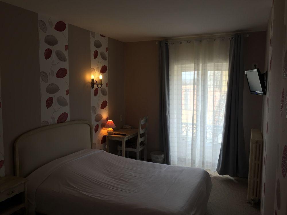 Hotel Central Chaunay Luaran gambar
