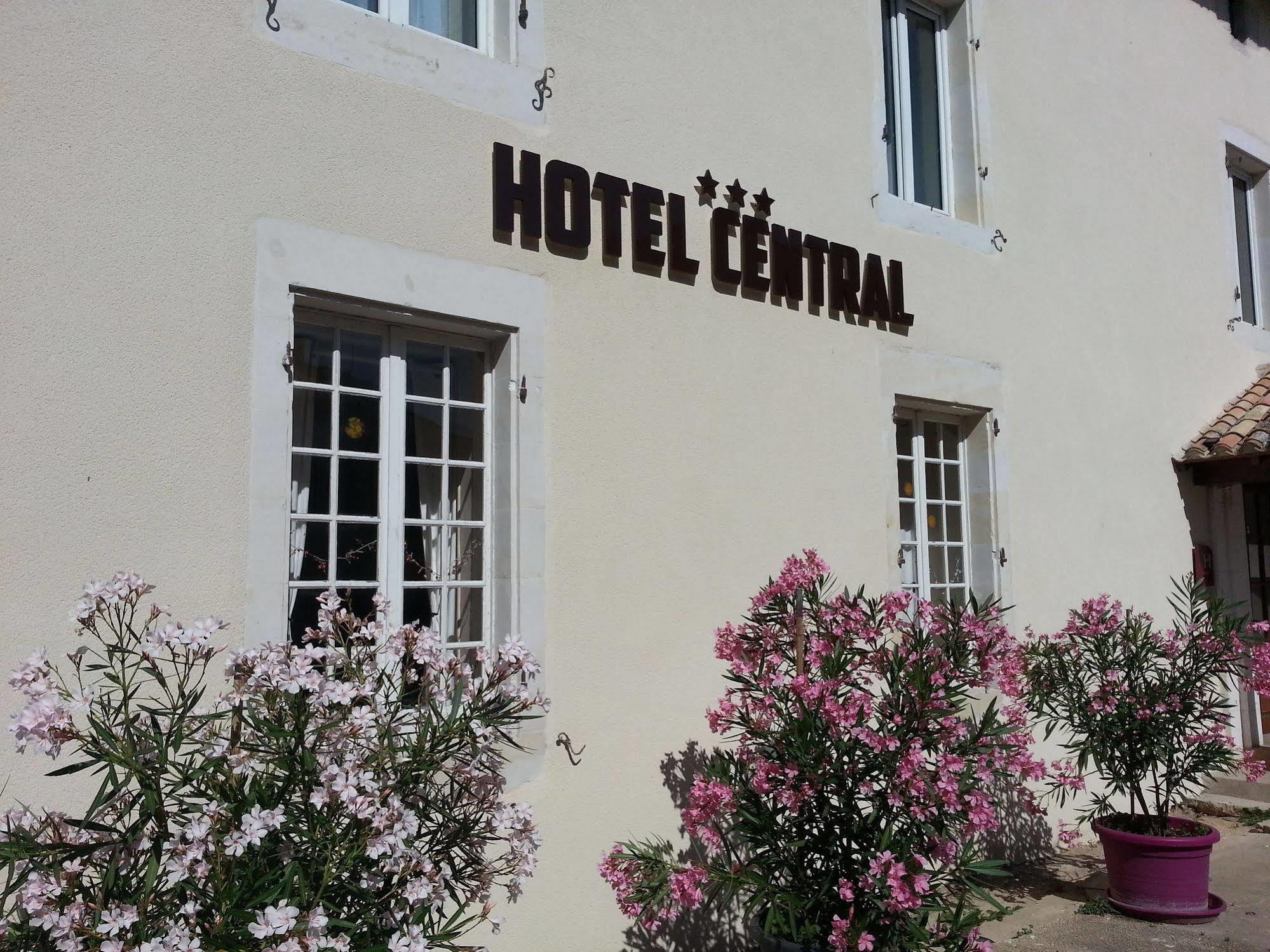 Hotel Central Chaunay Luaran gambar