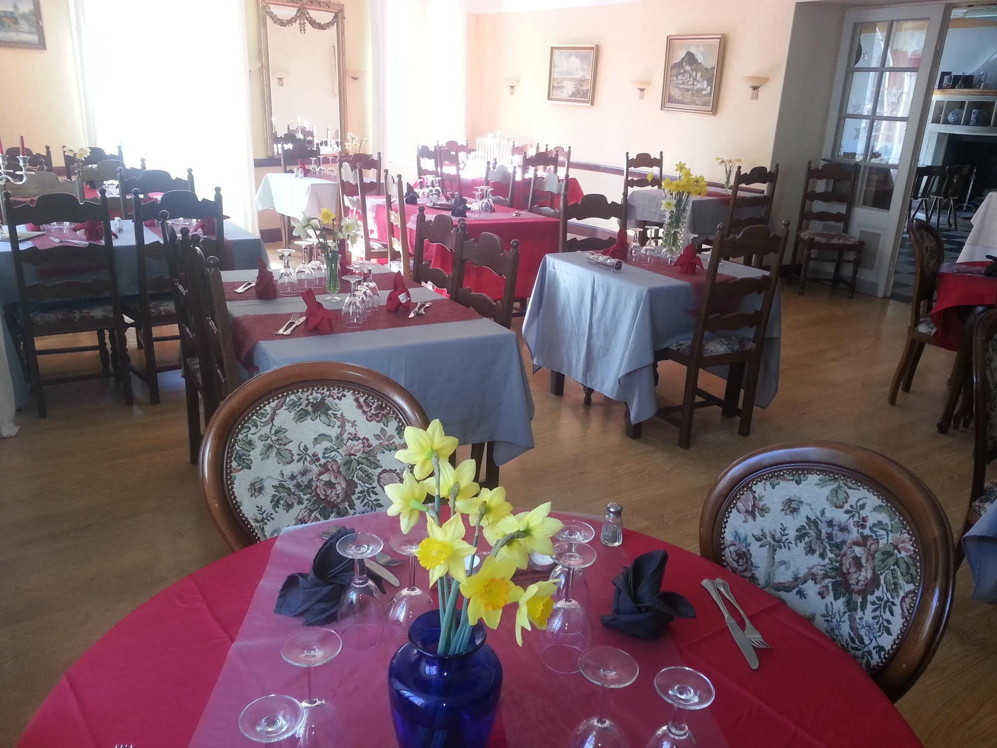 Hotel Central Chaunay Luaran gambar