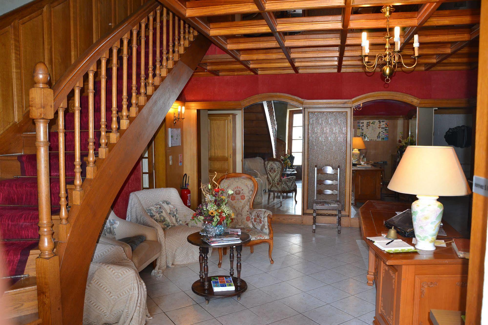 Hotel Central Chaunay Luaran gambar
